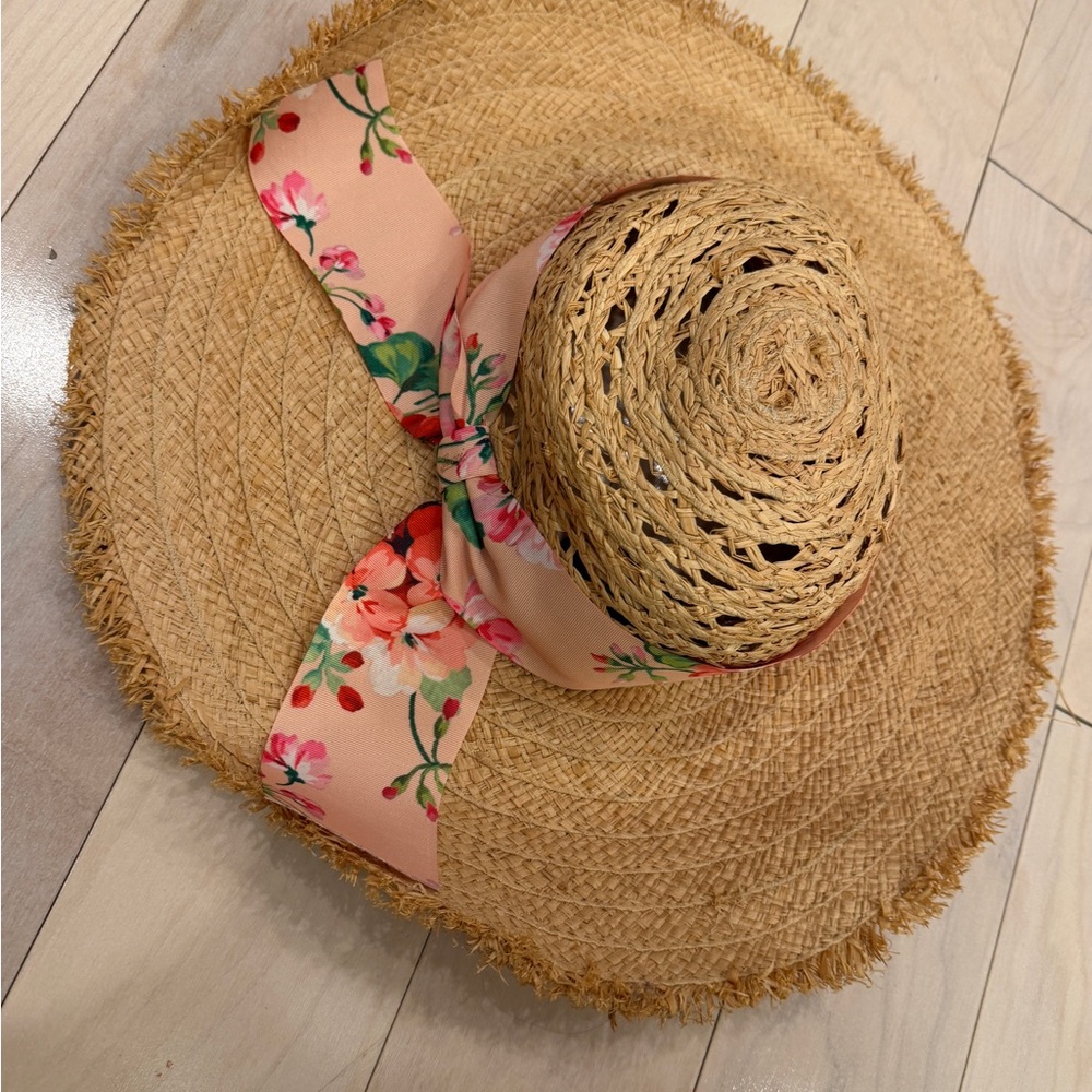 New GUCCI Straw Hat with Ribbon